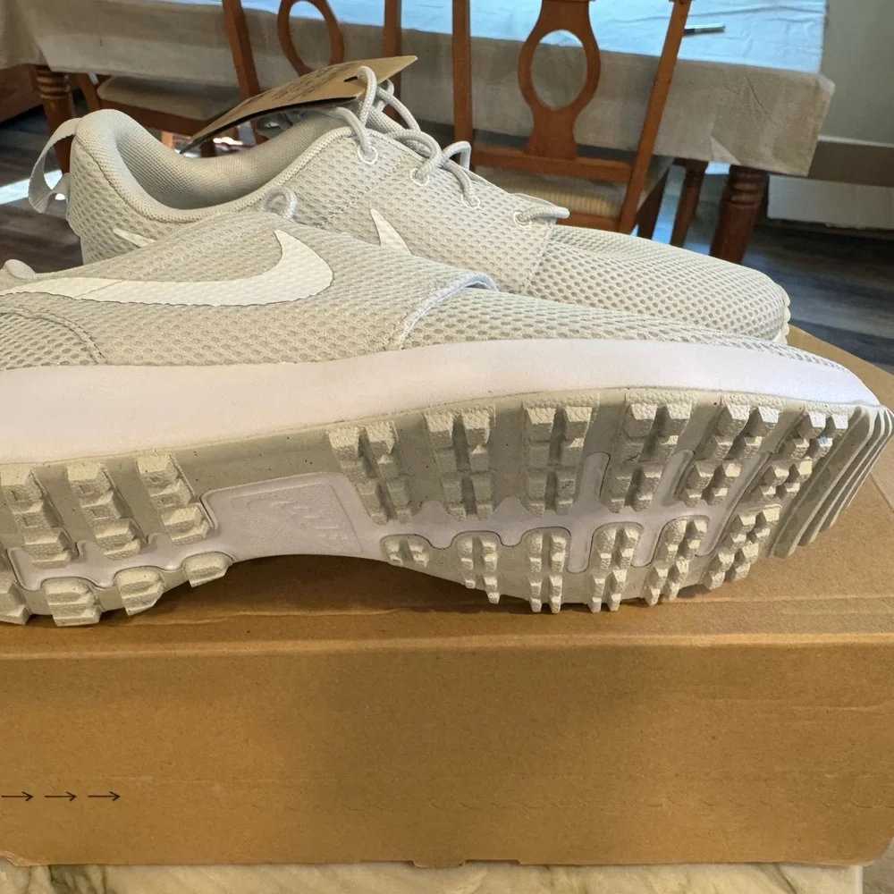 Nike Light Gray Golf Shoes - Picture 4 of 6